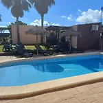 Con Piscina *