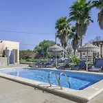 Con Piscina منزل ريفي *